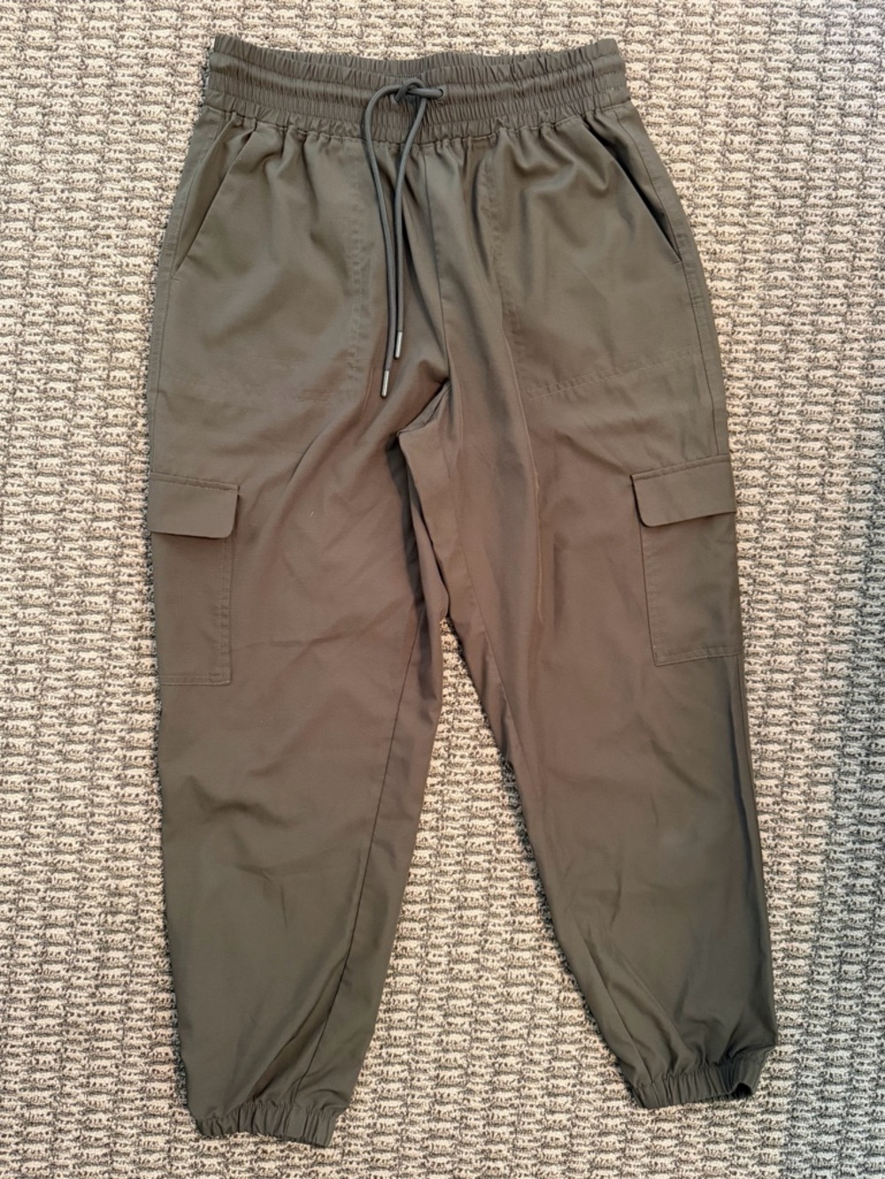 3 pair of lightweight women’s cargo pants - Picture 2 of 4